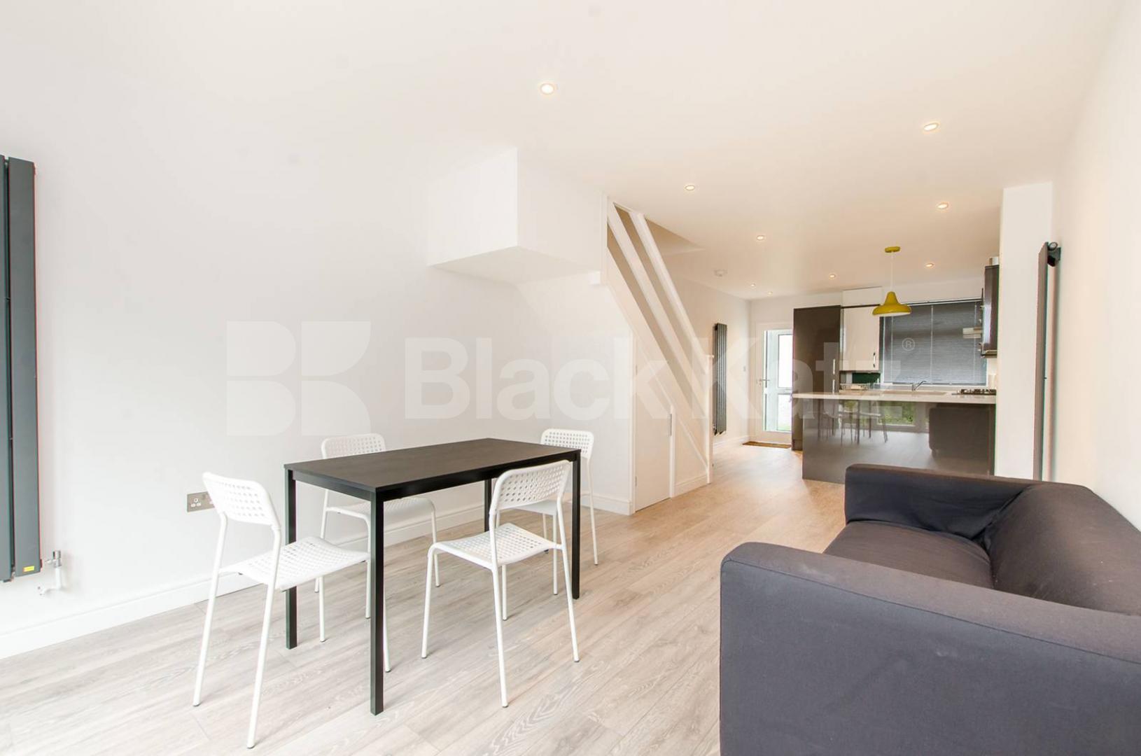 			LET, 2 Bedroom, 1 bath, 1 reception House			 Waterside Close, Shad Thames